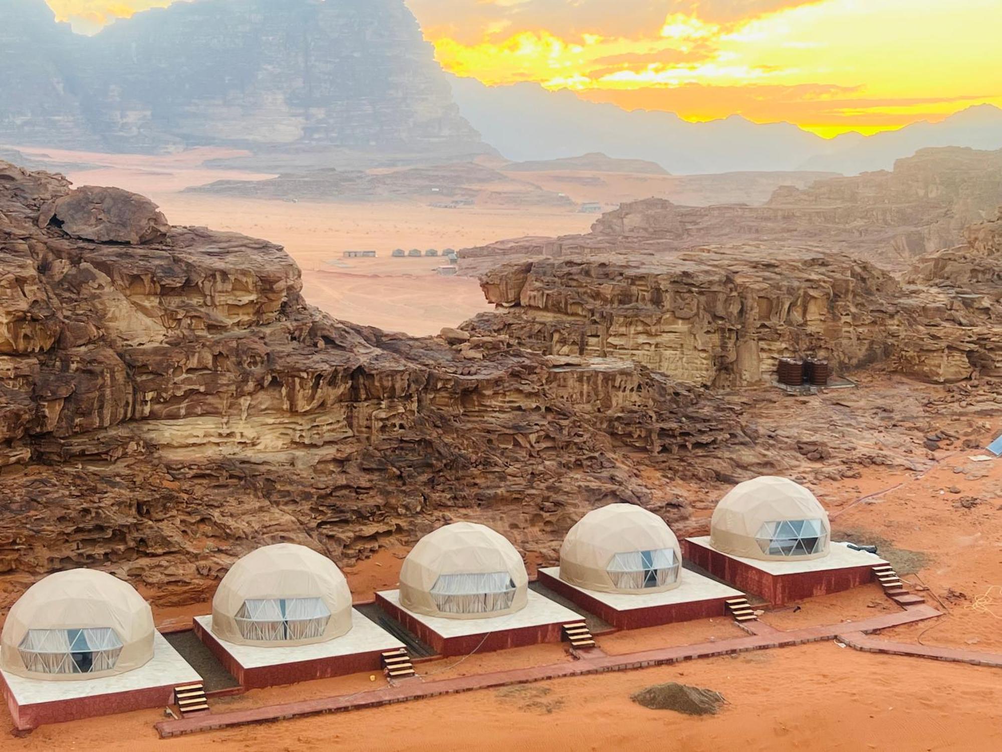 Maraheb Luxury Camp Hotel Wadi Rum Exterior photo